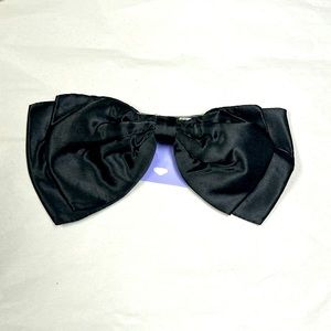 Claire’s Big Bow Clips. Black.